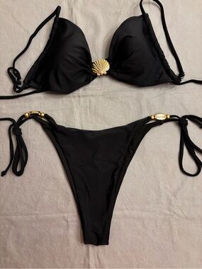 Gorglitter Black 2-Piece Bikini With Gold Seashell Accent Size Large